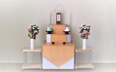 家族葬プランの祭壇